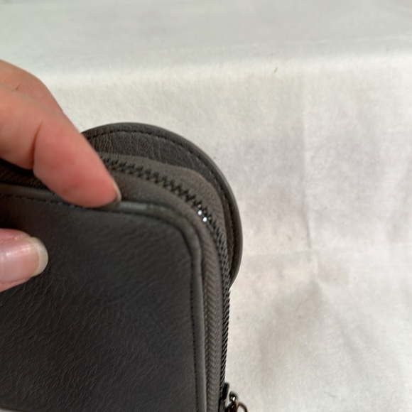 Loungefly Disney Grey Minnie Sequin Bow zip wallet - Picture 9 of 9